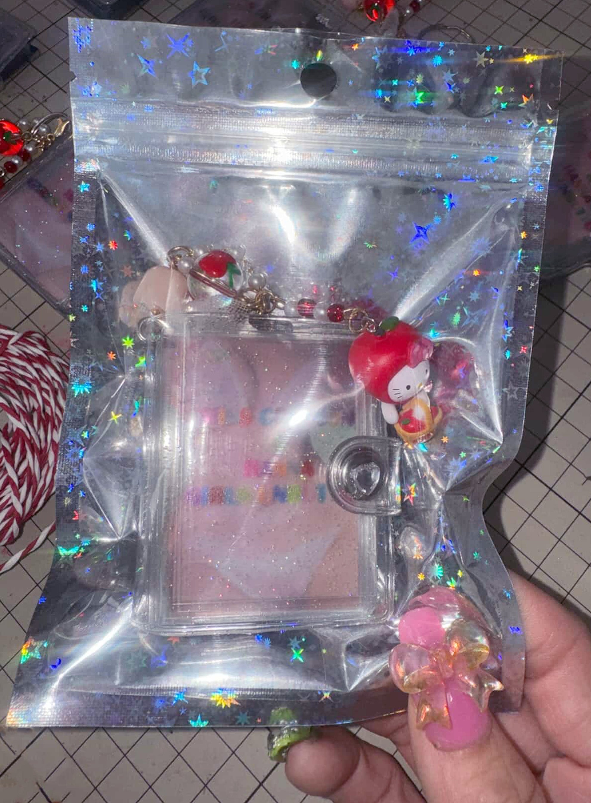 'Girls unbutton' by Hanna