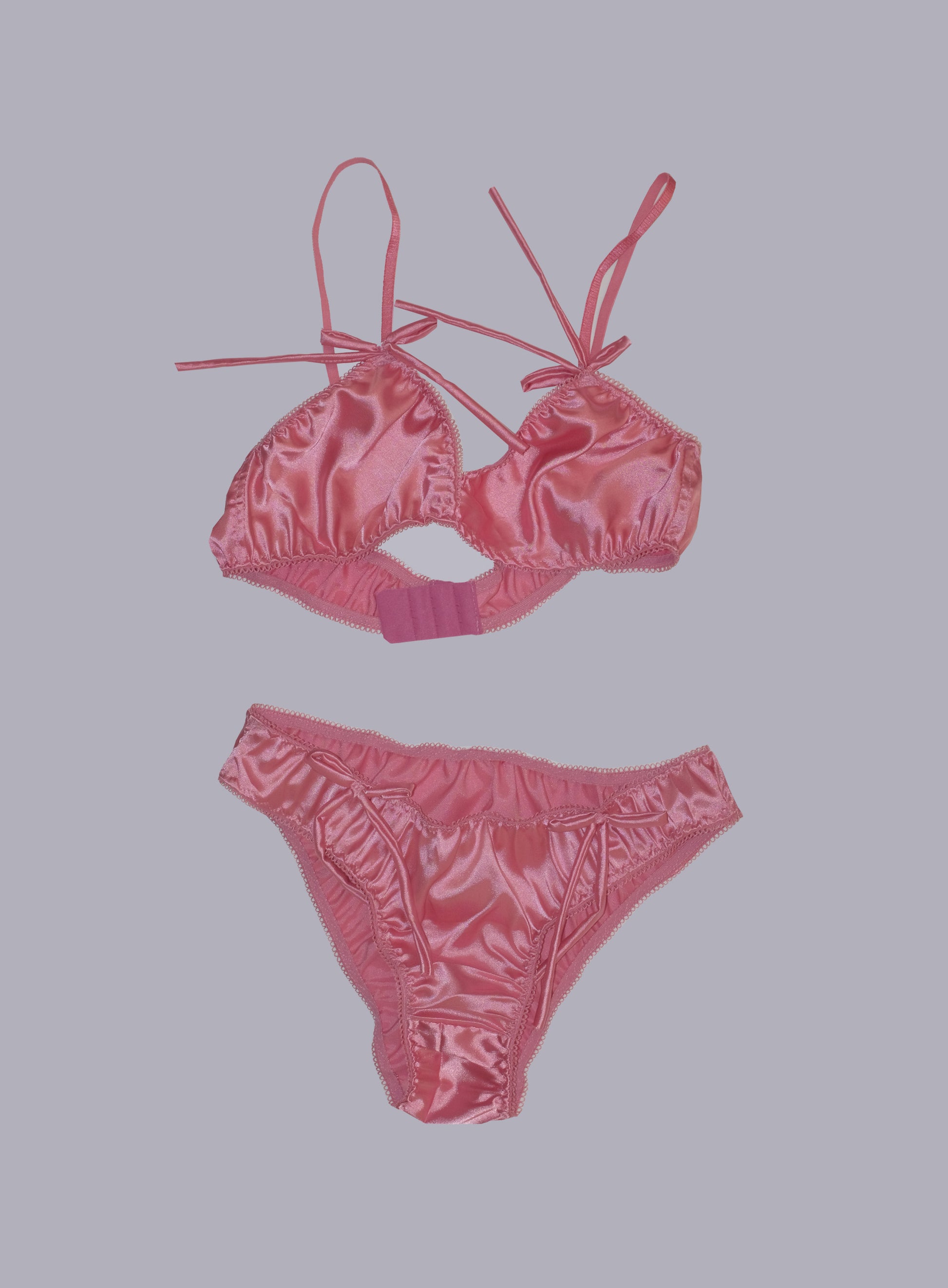 Hold me - Pink satin set